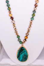 Load image into Gallery viewer, Sabrina Necklace in Jade
