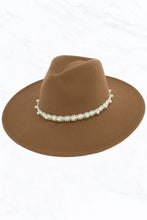 Load image into Gallery viewer, Big Brim Peach Heart Top Jazz Hat with Pearl Belt: Black
