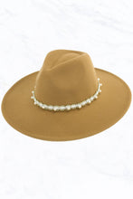 Load image into Gallery viewer, Big Brim Peach Heart Top Jazz Hat with Pearl Belt: Black
