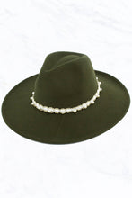 Load image into Gallery viewer, Big Brim Peach Heart Top Jazz Hat with Pearl Belt: Black
