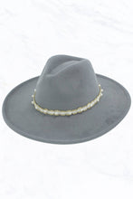 Load image into Gallery viewer, Big Brim Peach Heart Top Jazz Hat with Pearl Belt: Black
