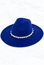 Load image into Gallery viewer, Big Brim Peach Heart Top Jazz Hat with Pearl Belt: Black
