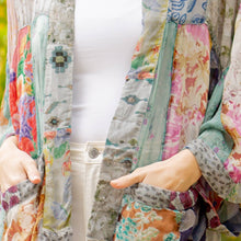 Load image into Gallery viewer, Dreamland Kimono
