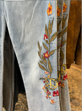 Load image into Gallery viewer, Driftwood Eva Peace On Earth Jeans
