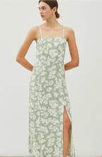 Load image into Gallery viewer, Loving This Maxi Dress
