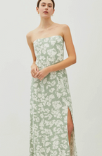 Load image into Gallery viewer, Loving This Maxi Dress

