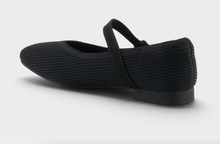 Load image into Gallery viewer, Black Emarithe Shoes
