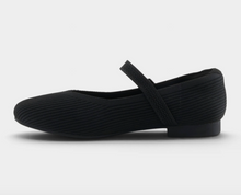 Load image into Gallery viewer, Black Emarithe Shoes
