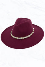 Load image into Gallery viewer, Big Brim Peach Heart Top Jazz Hat with Pearl Belt: Black
