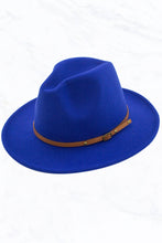 Load image into Gallery viewer, Black Retro Flat Brim Hat
